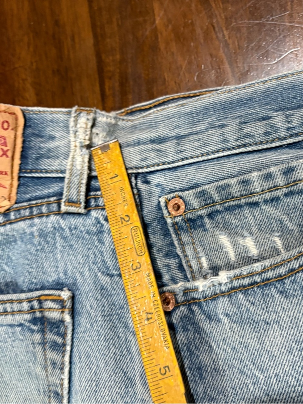 Vintage Levi's 501 Med/Light Wash Button Fly Blue Jeans - Picture 13 of 13
